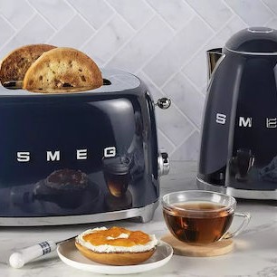 Smeg Βραστήρας 1.7lt 2400W Καφέ