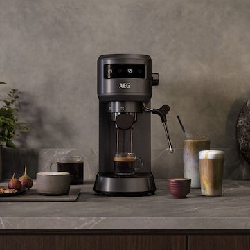 AEG Μηχανή Espresso 1450W Πίεσης 15bar Μαύρη EC6-1-6BST