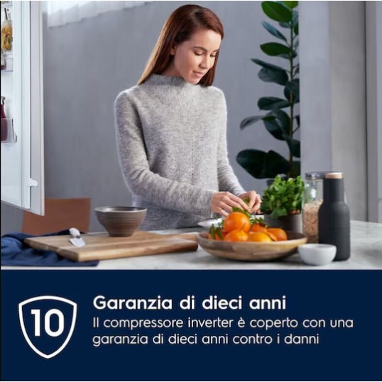 Electrolux Εντοιχιζόμενος Ψυγειοκαταψύκτης 257lt NoFrost Υ177.2xΠ54.6xΒ54.9εκ. Λευκός LNT6NE18S