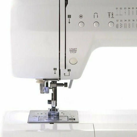 Lucznik Οικιακή Ραπτομηχανή Malwina 2070