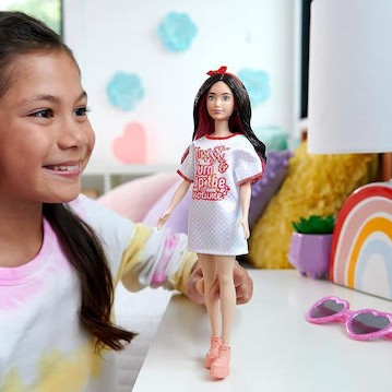 Barbie Twist Κούκλα Fashionistas 214, Red Mess Dress για 3+ Ετών