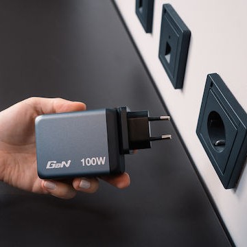 Verbatim Φορτιστής Χωρίς Καλώδιο με Θύρα USB-A και 3 Θύρες USB-C 100W Power Delivery / Quick Charge 3.0 Γκρι (GNC-100)