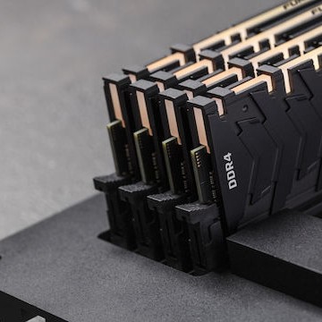 Kingston FURY Renegade RGB DDR4 16GB RAM με 2x8GB Modules και Ταχύτητα 4000 για Desktop