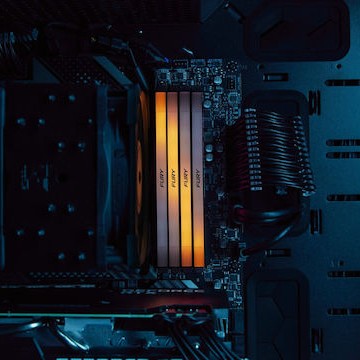 Kingston FURY Renegade RGB DDR4 16GB RAM με 2x8GB Modules και Ταχύτητα 4000 για Desktop