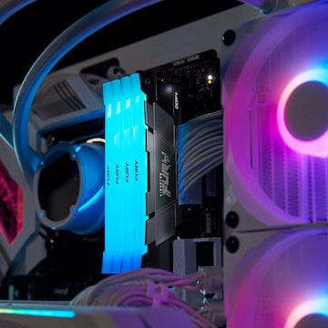 Kingston Fury Renegade Rgb DDR4 με Module 1x16GB και Ταχύτητα 3200 για Desktop