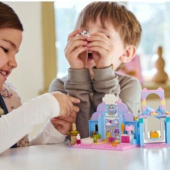 Lego Gabby's Dollhouse Gabby’s Kitty Care Ear για 4+ Ετών