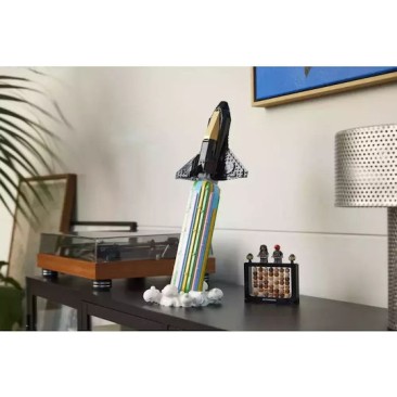 Lego Icons Over The Moon With Pharrell Williams για 18+ Ετών 966τμχ